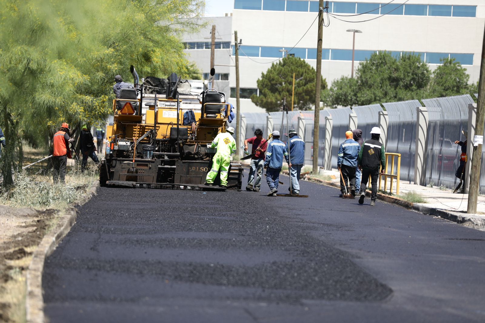 Avanza La Repavimentaci N De La Avenida Hermanos Escobar Con Inversi N