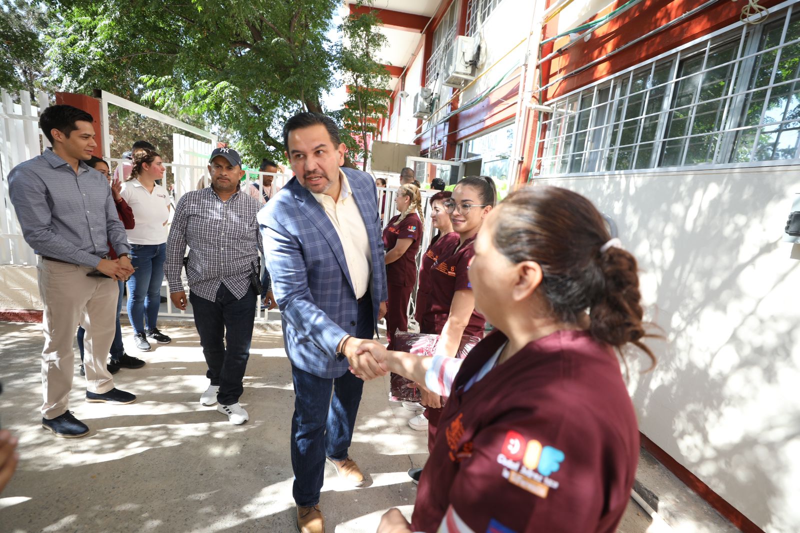 Entrega Cruz Pérez Cuéllar obras de rehabilitación al Centro de