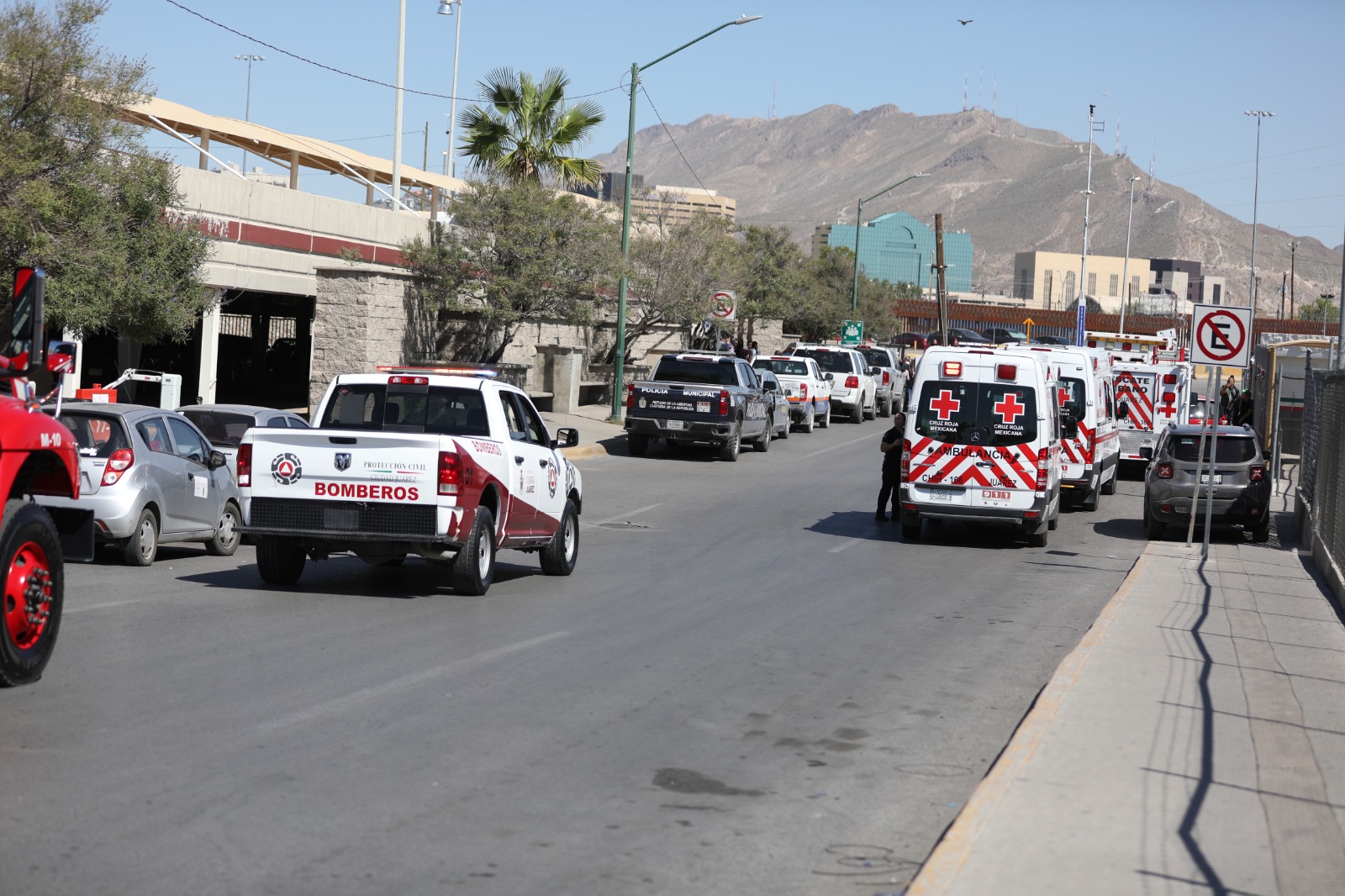 Evacuan A M S De Personas De La Presidencia Municipal De Ju Rez Al