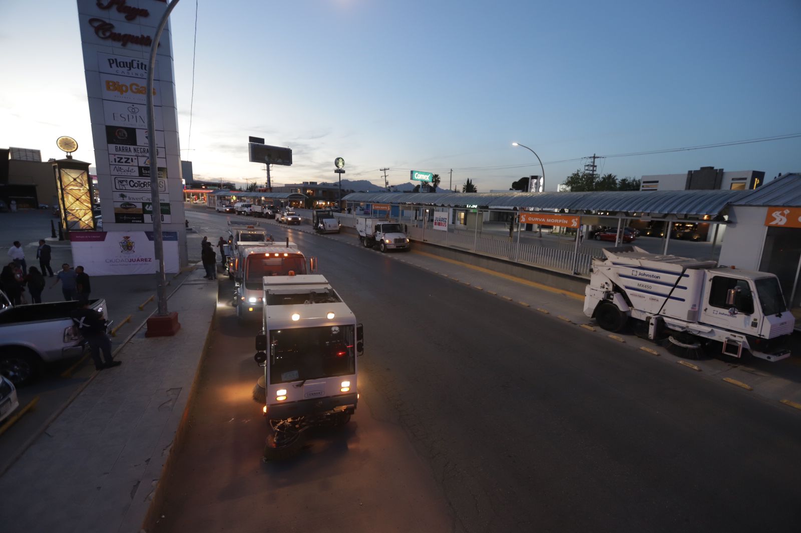 Realiza Servicios Públicos Cruzada Nocturna en la Manuel Gómez Morín –  Contraste, Política y Sociedad